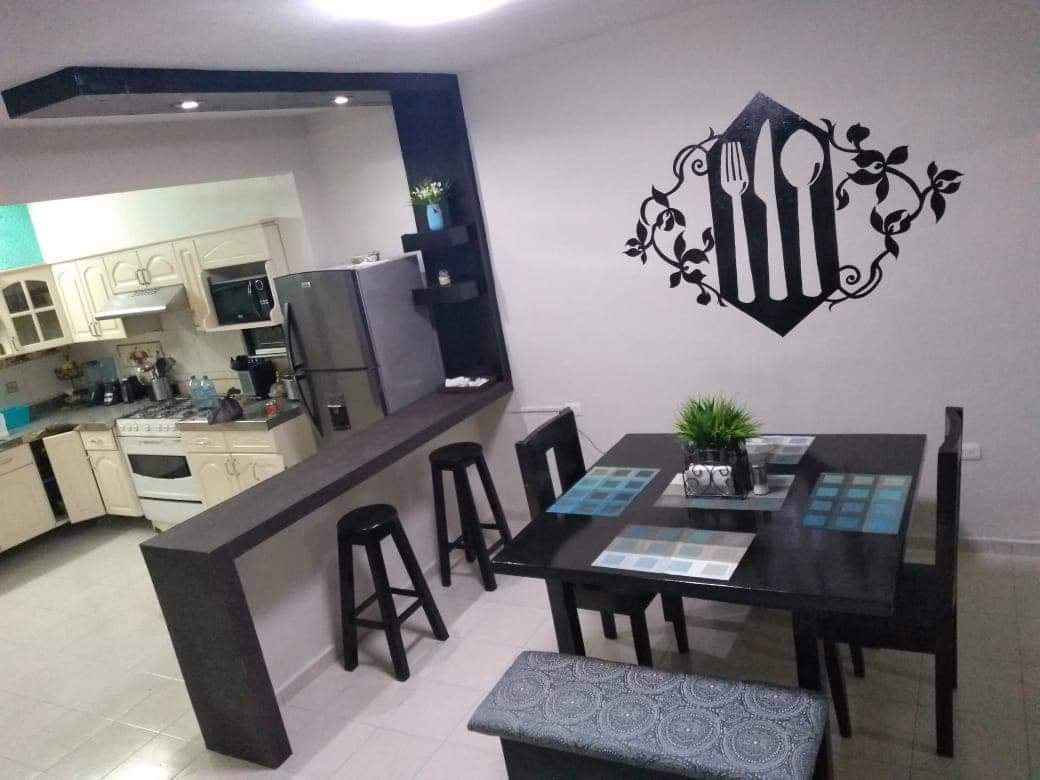 <span style="font-weight: bold; font-style: italic;">Remodelaciones de interiores y exteriores</span><br>
